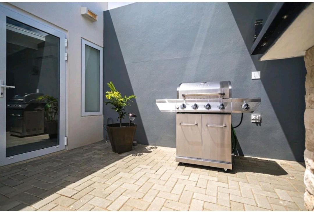 Bida Marino Residence Aruba Palm Beach Exterior photo